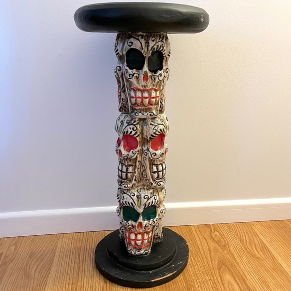 Handcrafted Indonesian Skull Pedestal Table - Picture 1 of 17
